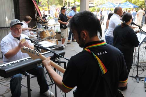 2008-07-25 16-05-39_ISO 800_f-6.3_1-160 s_27 mm