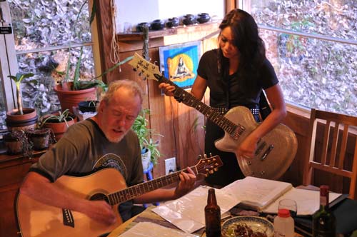 2009-08-08 19-36-59_ISO 800_f-4.5_1-50 s_40 mm