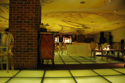 2008-08-16 19-25-35_ISO 800_f-3.5_0.4 s_18 mm