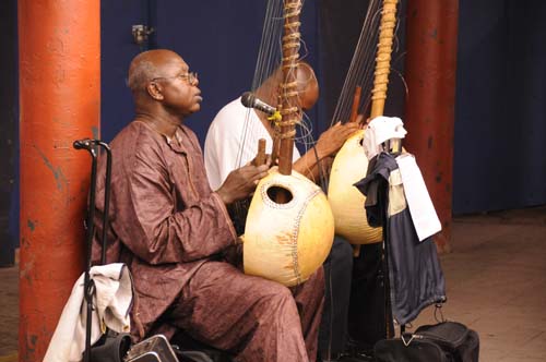 2008-08-16 20-03-47_ISO 1600_f-5.3_1-20 s_105 mm