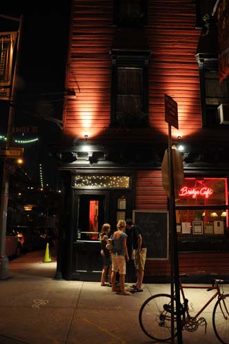 2008-08-17 17-42-23_ISO 800_f-3.5_1-10 s_18 mm